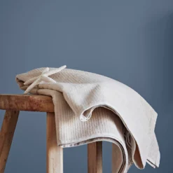 Crown Easyclean Bathroom Paint Runaway - 0.04L -Keter Store 12886560 1014853989566924