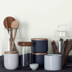 Crown Easyclean®Greaseguard+ Kitchen Matt Washable Multi Surface Paint Milk Bottle® - 2.5L -Keter Store 12886967 1374853416350048